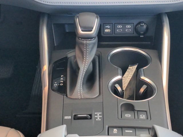 Used 2022 Toyota Highlander XLE FWD image 17