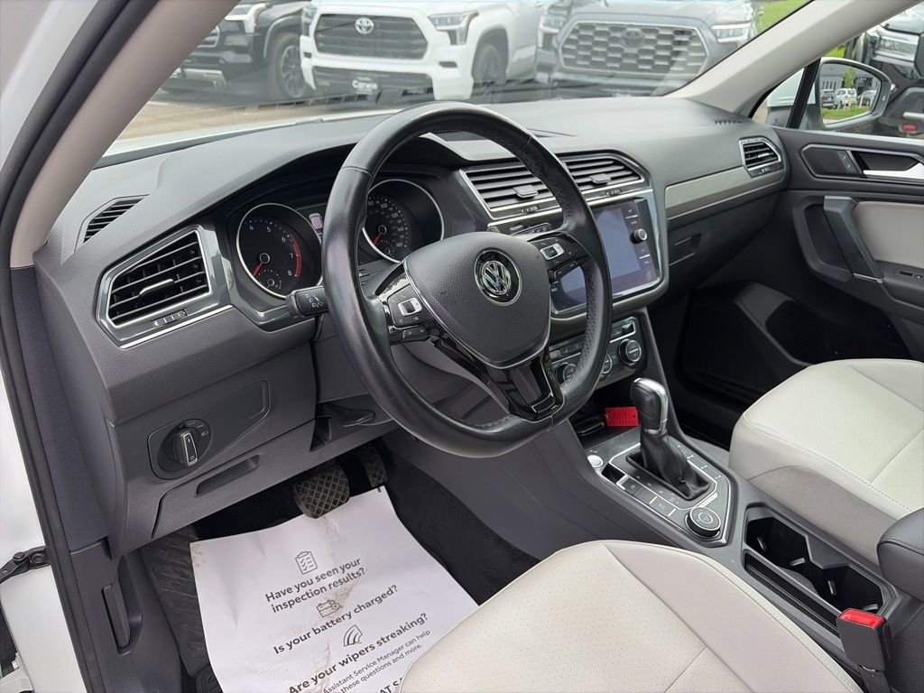 Used 2018 Volkswagen Tiguan SE w/ Panoramic Sunroof Package AWD/4WD image 28