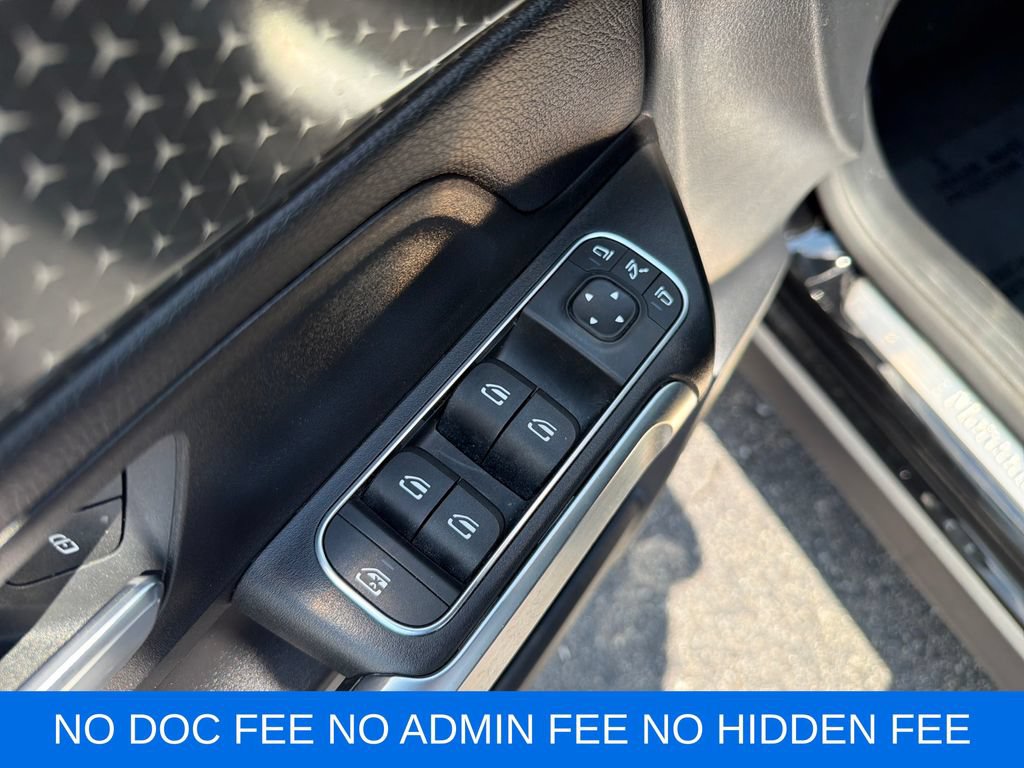 Used 2025 Mercedes-Benz GLB 250 image 13