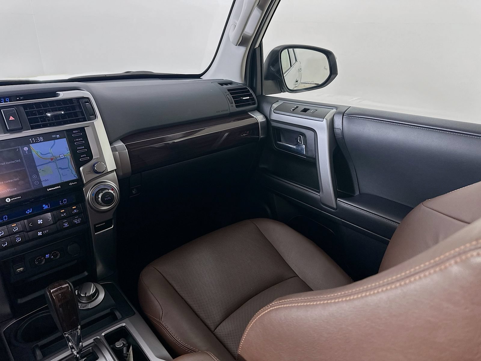 Used 2024 Toyota 4Runner Limited AWD/4WD image 23