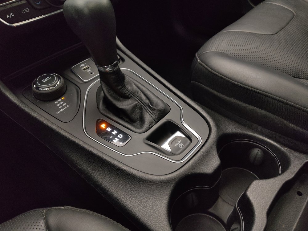 Used 2021 Jeep Cherokee Latitude Lux w/ Sun & Sound Group image 26