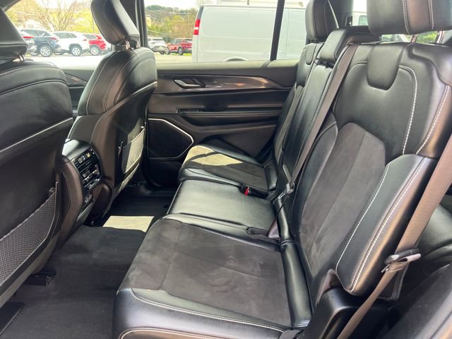 Used 2022 Jeep Grand Cherokee L Laredo image 14