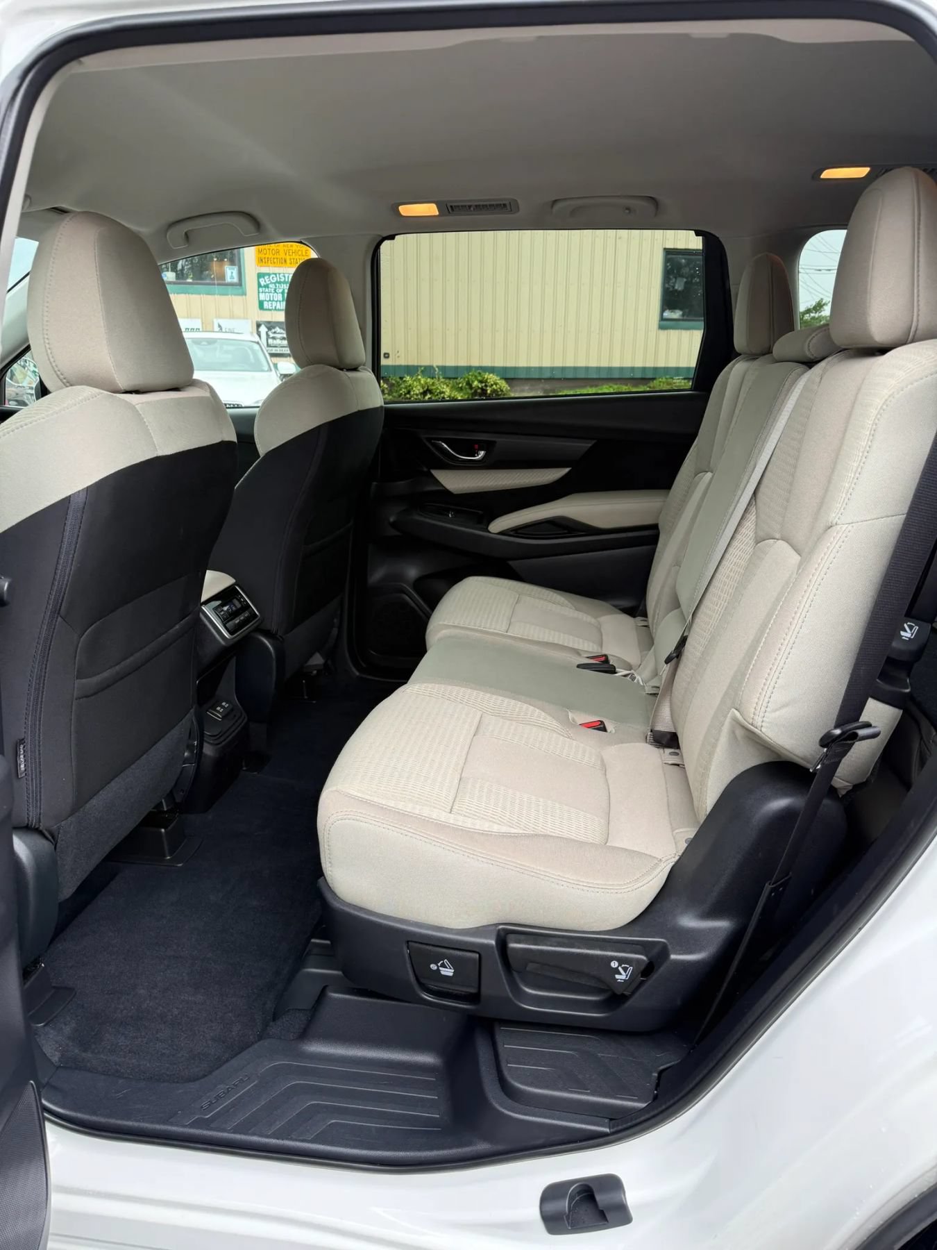 Used 2021 Subaru Ascent Premium w/ Convenience Package AWD/4WD image 19