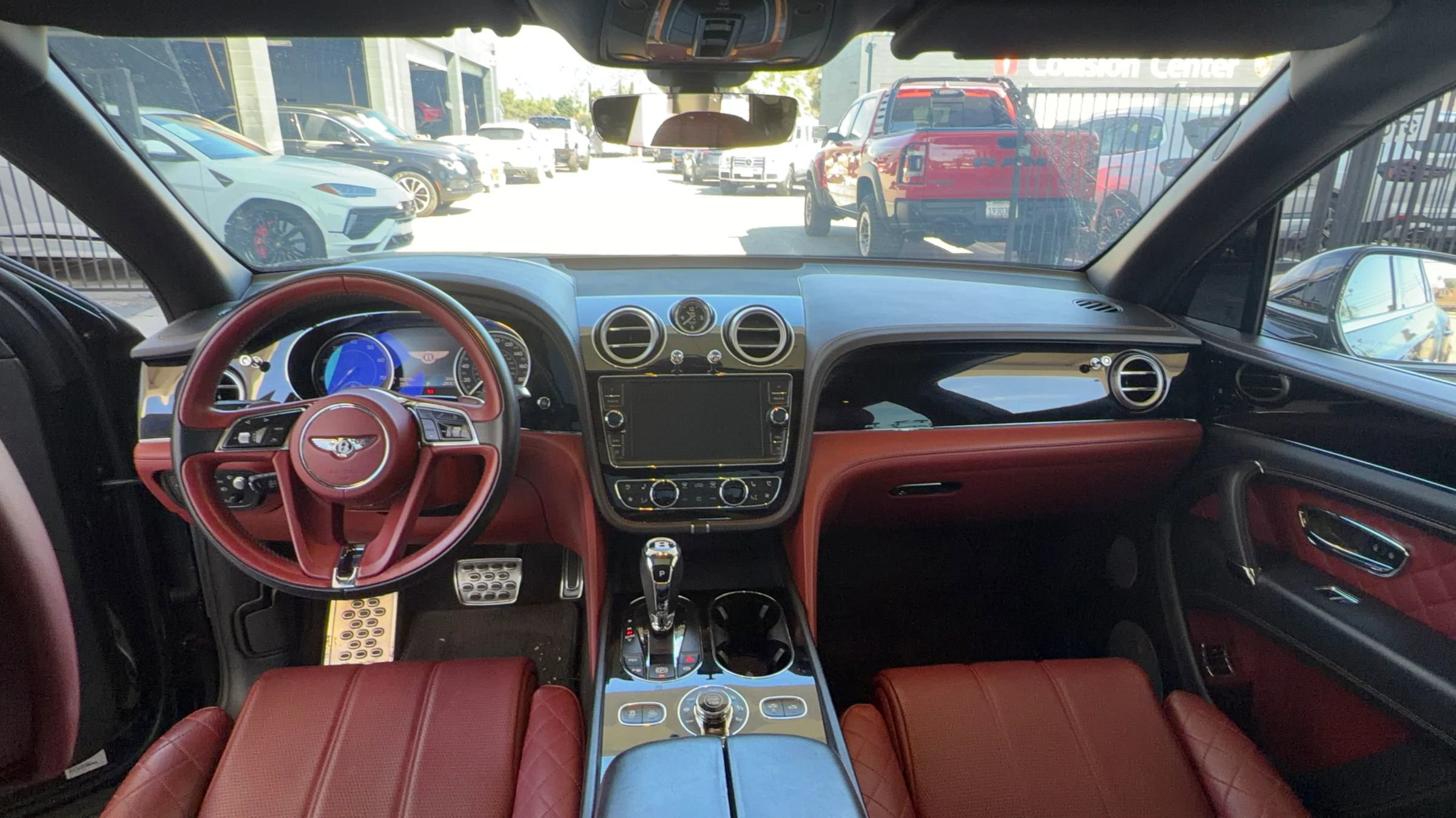 Used 2017 Bentley Bentayga image 9