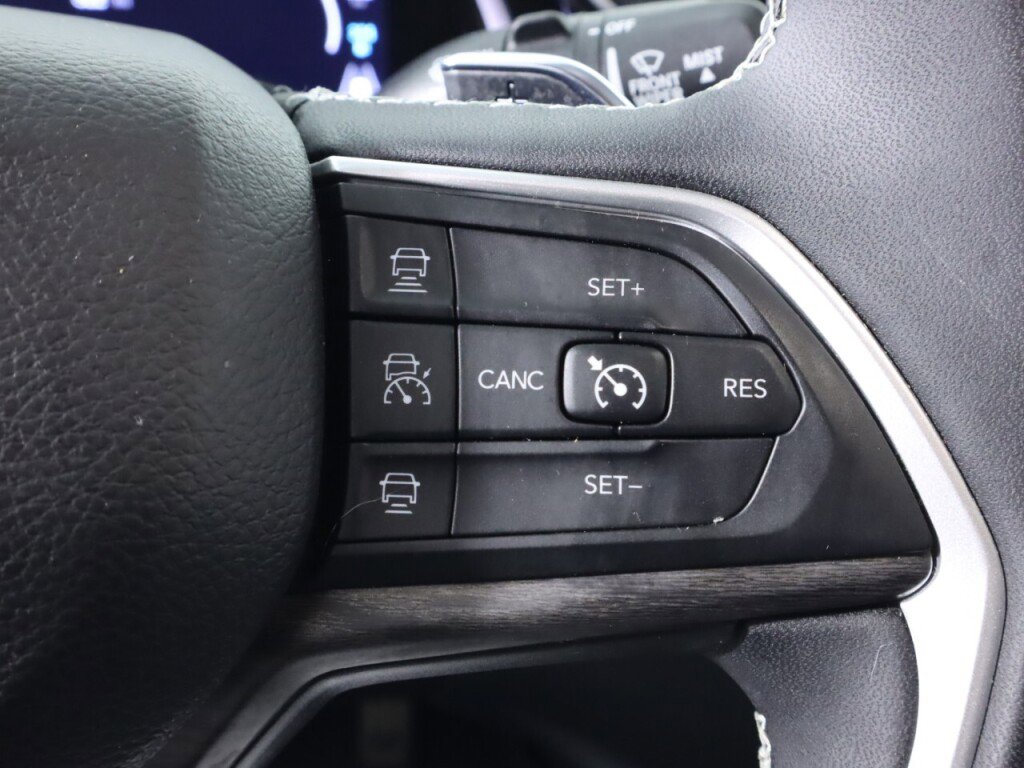 Used 2023 Jeep Grand Cherokee 30th Anniversary image 13