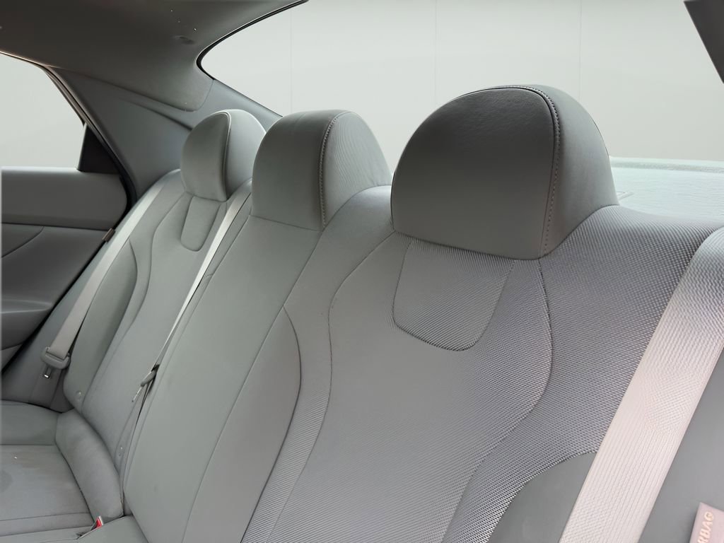 Used 2024 Hyundai Elantra SE FWD image 12