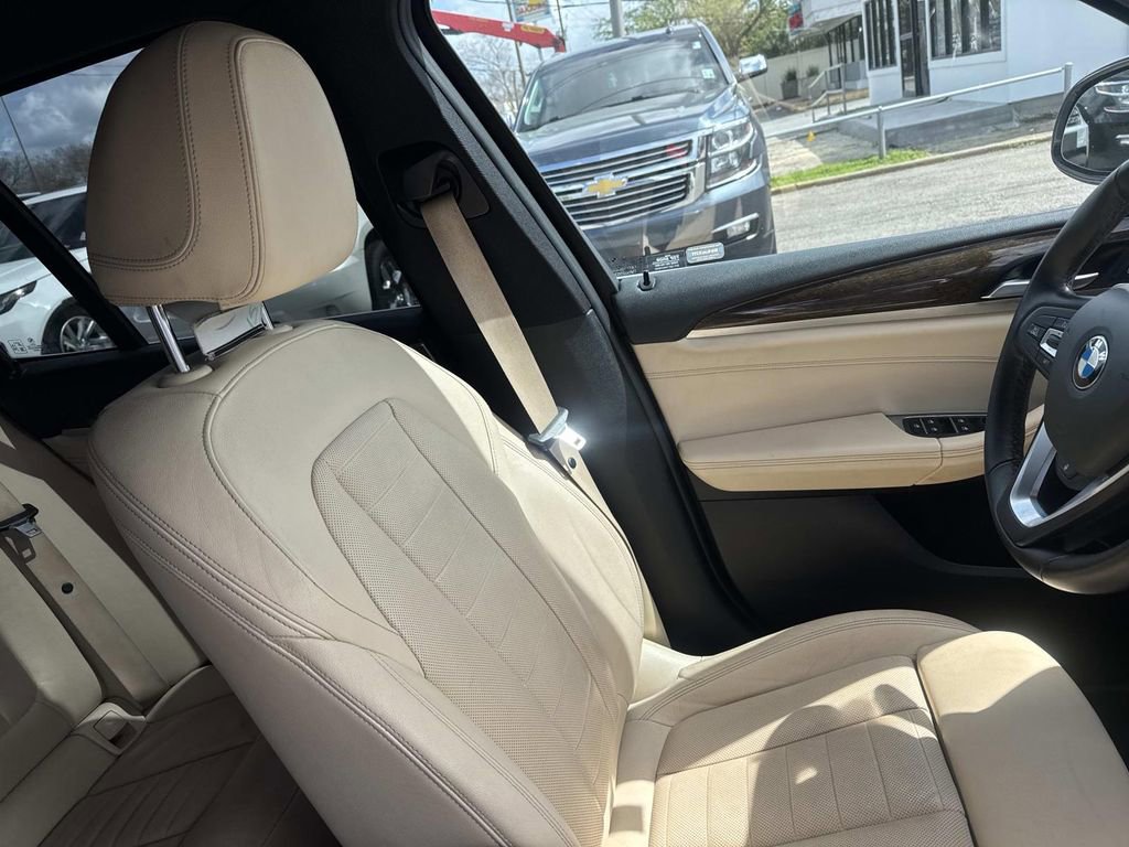 Used 2019 BMW X3 sDrive30i w/ Premium Package image 13