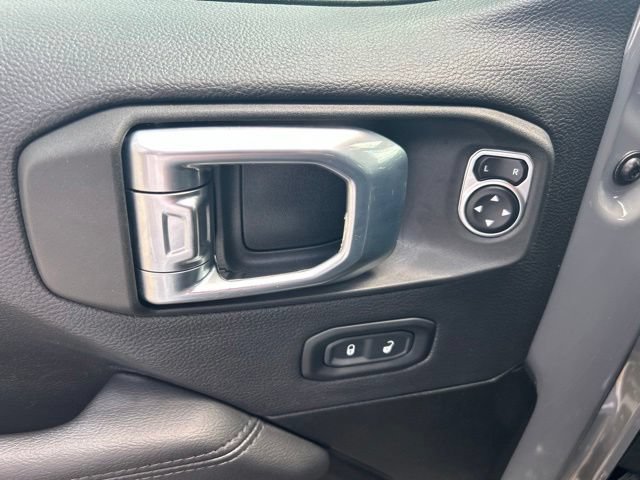 Used 2023 Jeep Wrangler Unlimited Sahara AWD/4WD image 29