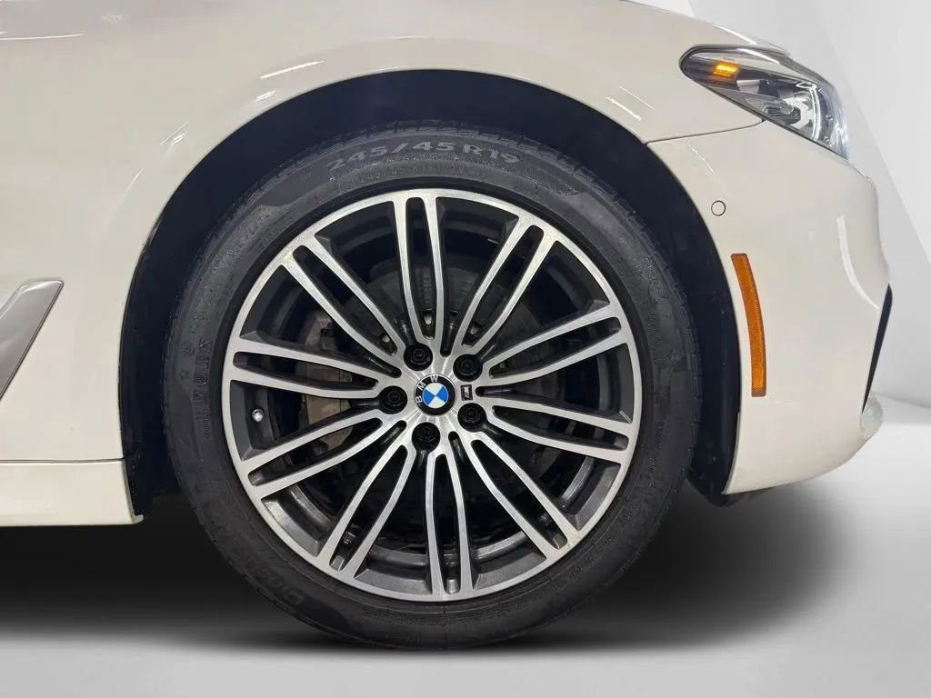 Used 2018 BMW 530i xDrive 530i xDrive image 9