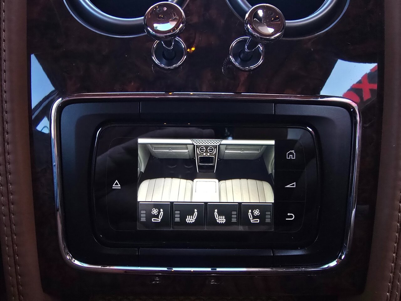 Used 2014 Bentley Flying Spur W12 image 13