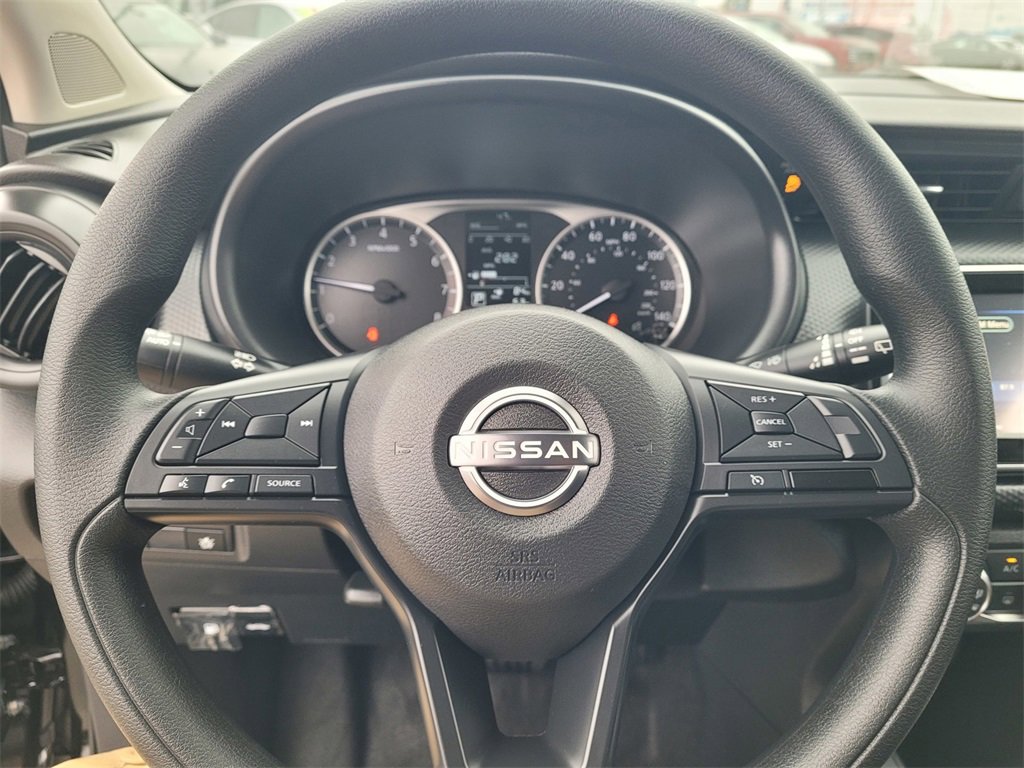 New 2025 Nissan Kicks Play S image 12