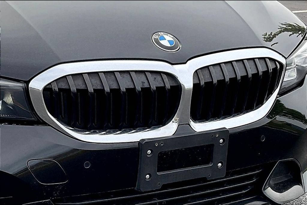 Used 2019 BMW 330i xDrive Sedan w/ Driving Assistance Package AWD/4WD image 32