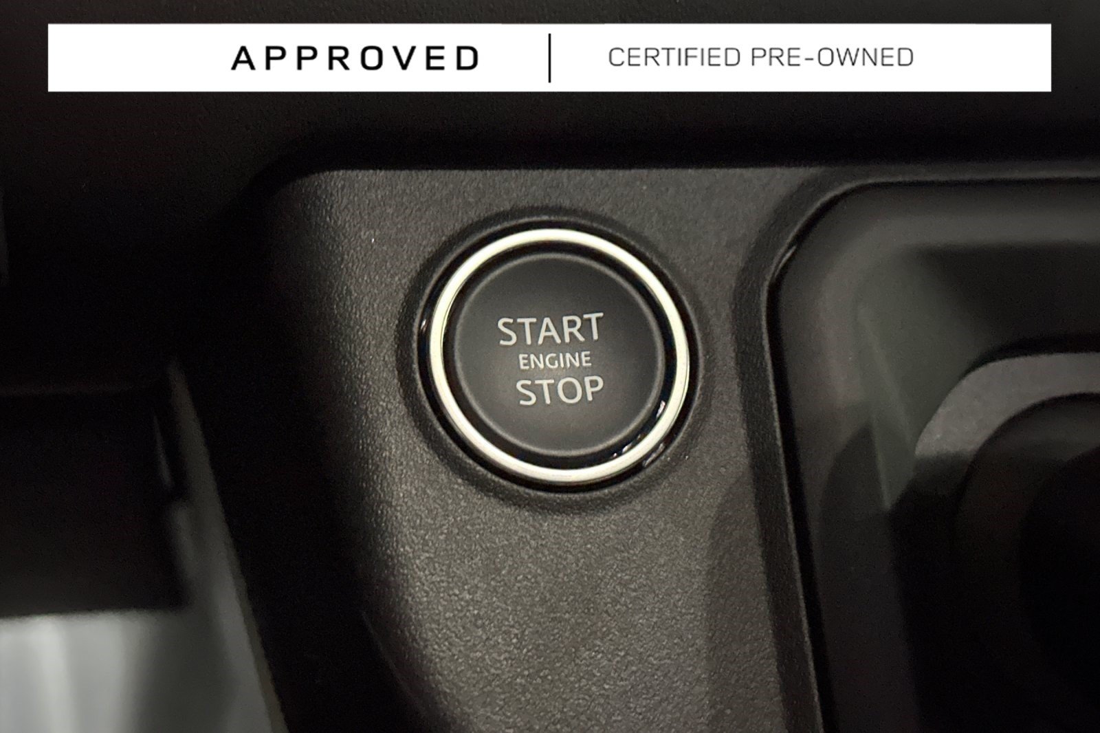 Used 2025 Land Rover Defender 130 X-Dynamic SE AWD/4WD image 16