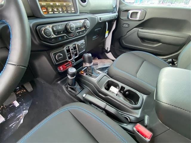 New 2022 Jeep Wrangler Unlimited Rubicon 4xe w/ Cold Weather Group image 17