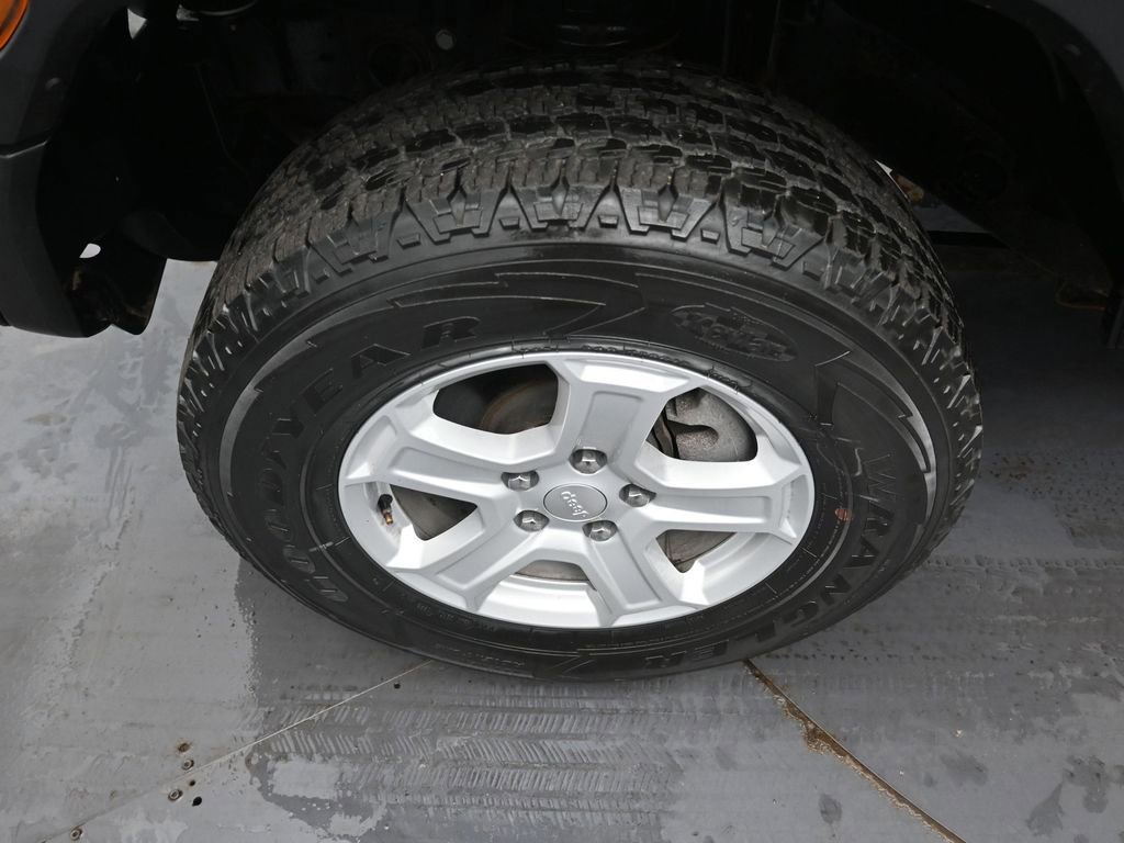 Used 2020 Jeep Wrangler Sport image 29