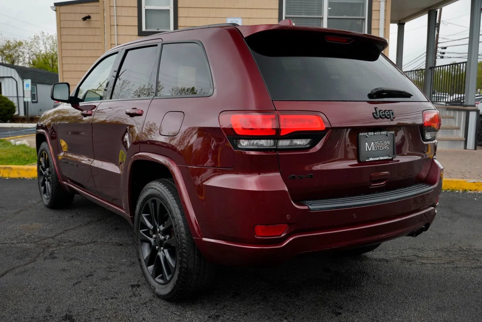 Used 2019 Jeep Grand Cherokee Altitude AWD/4WD image 7