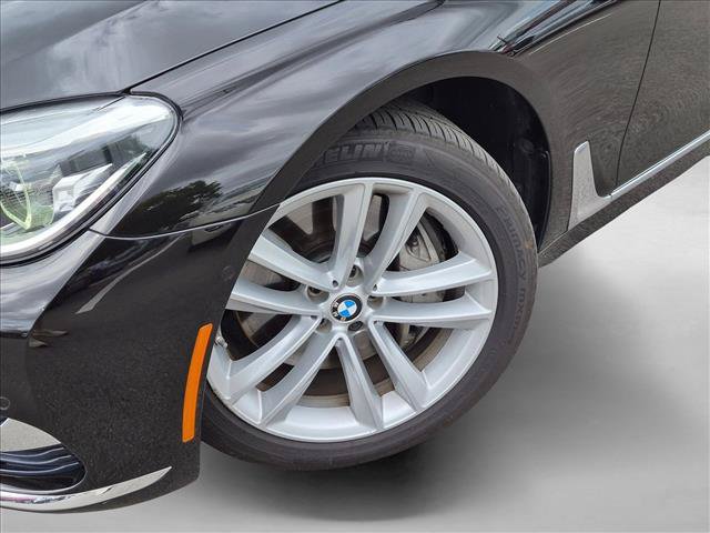 Used 2017 BMW 750i RWD image 10