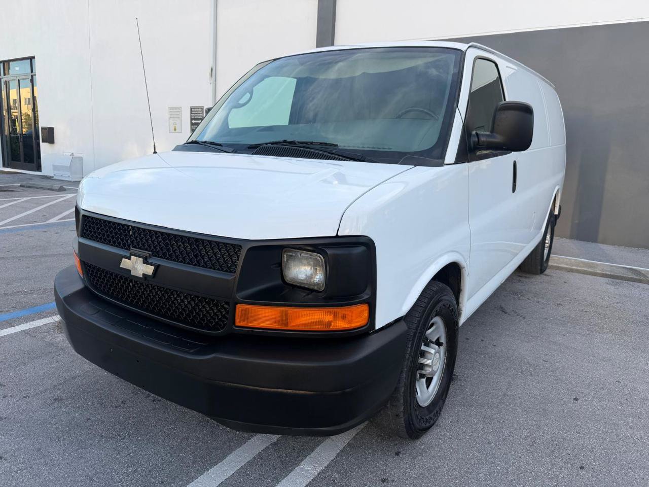 Used 2012 Chevrolet Express 2500 RWD image 3