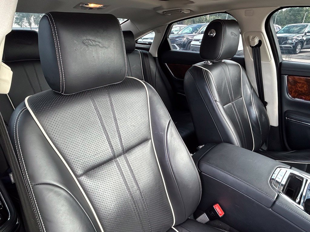 Used 2018 Jaguar XJ R-Sport RWD image 43