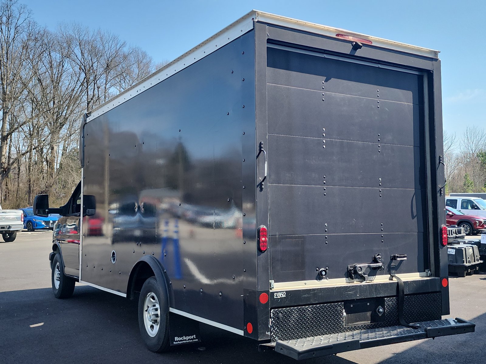 Used 2022 Chevrolet Express 3500 w/ Power Convenience Package RWD image 3