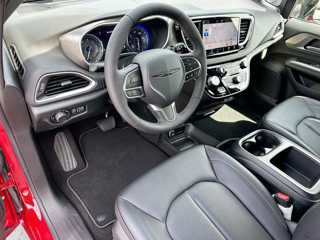 New 2025 Chrysler Voyager LX image 6