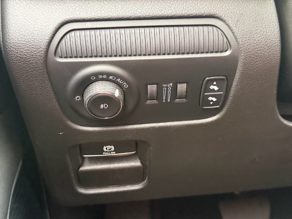 Used 2022 Jeep Wagoneer Series II RWD image 34