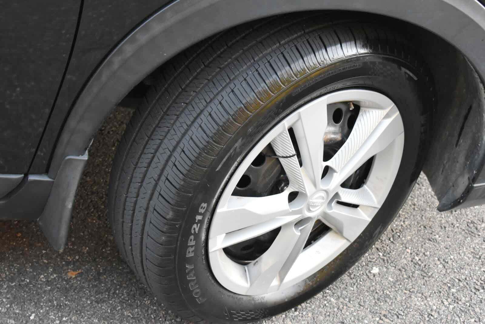 Used 2018 Nissan Kicks S FWD image 37