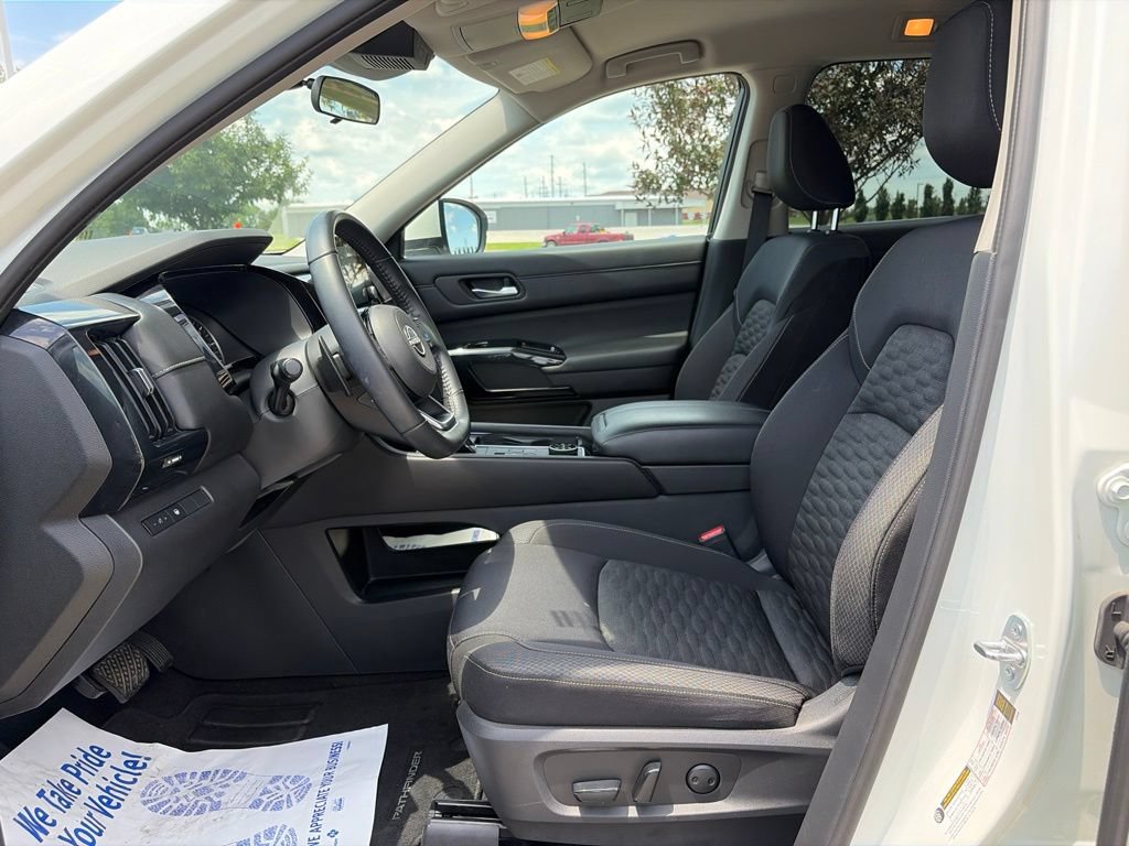 Used 2022 Nissan Pathfinder SV AWD/4WD image 46