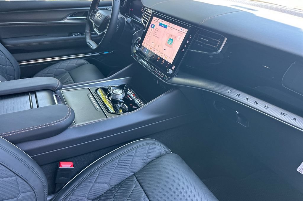 New 2026 Jeep Grand Wagoneer L Summit AWD/4WD image 17