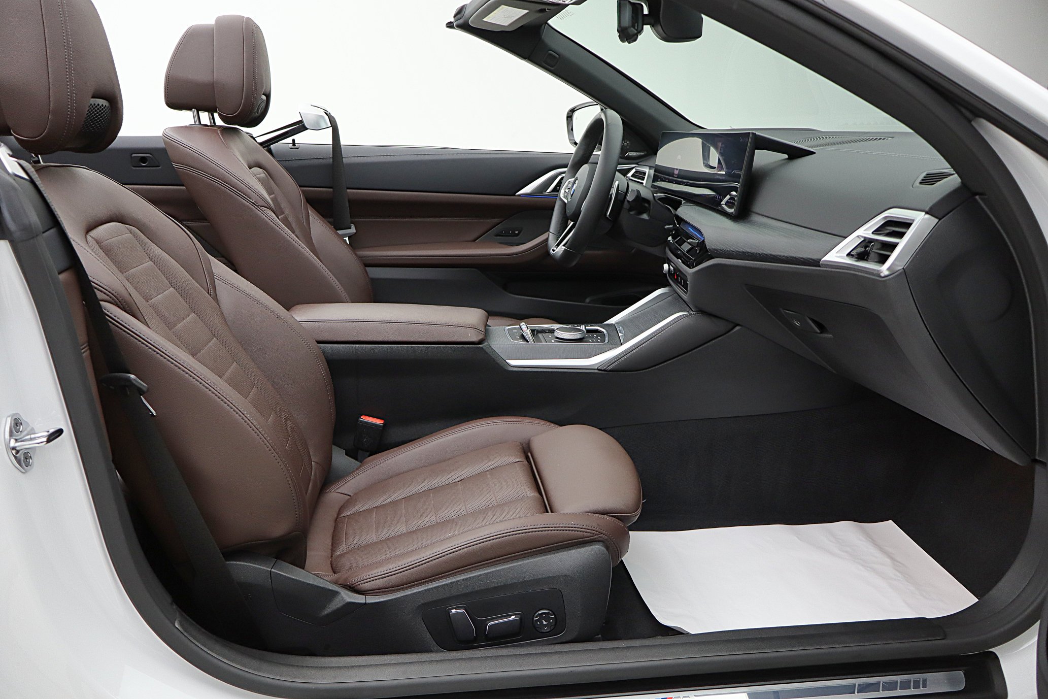Used 2026 BMW 430i xDrive Convertible w/ M Sport Package AWD/4WD image 37