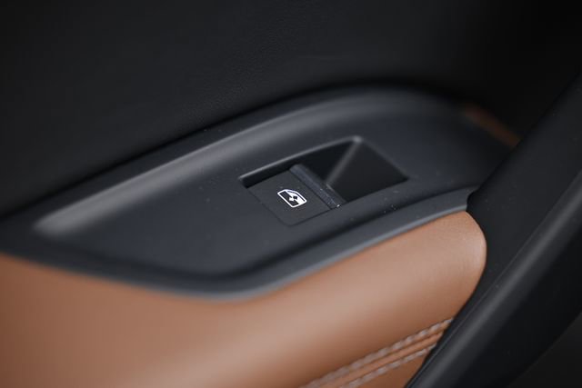 Used 2023 Audi Q5 e Premium Plus image 25