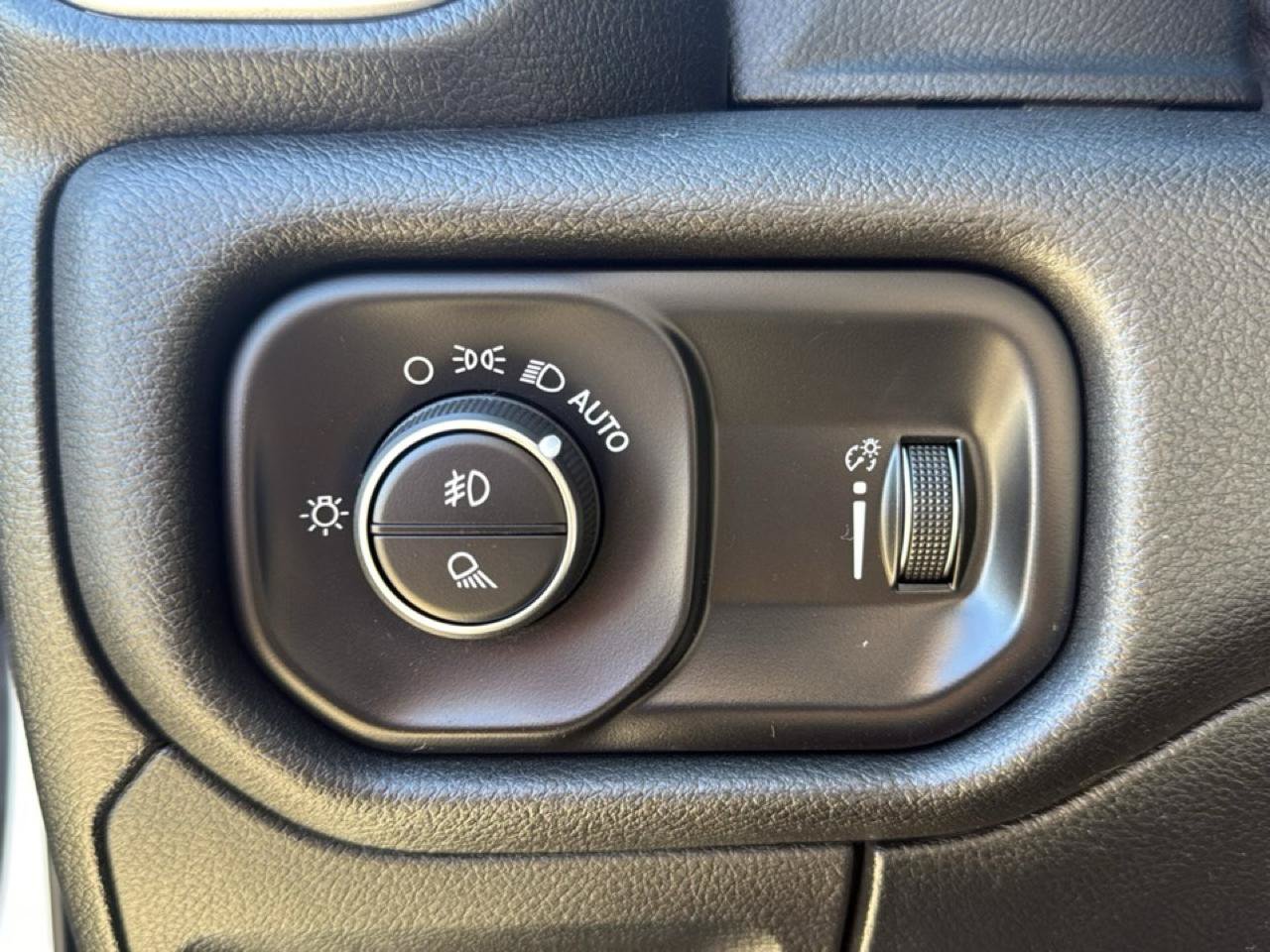 Used 2021 RAM 1500 Big Horn RWD image 22