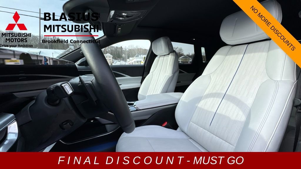 Used 2024 Cadillac Lyriq Sport image 9