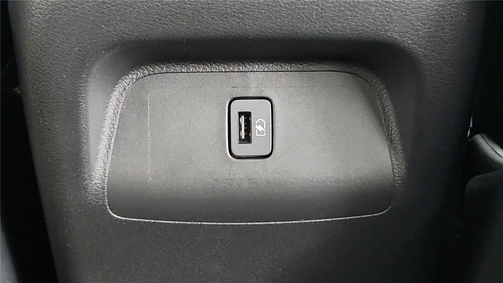 Used 2024 Nissan Sentra SV image 32