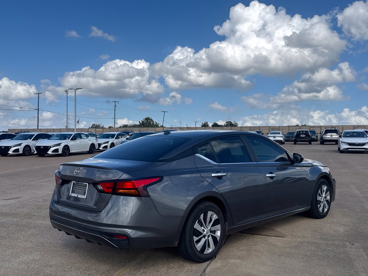 Used 2025 Nissan Altima 2.5 S FWD image 24