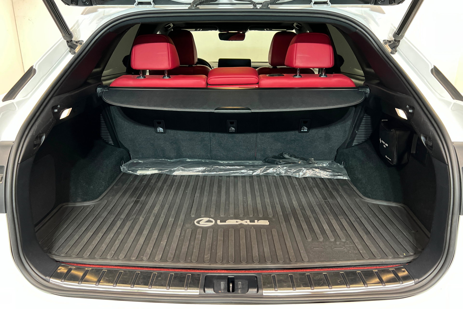 Used 2020 Lexus RX 450h F Sport w/ Accessory Package AWD/4WD image 23