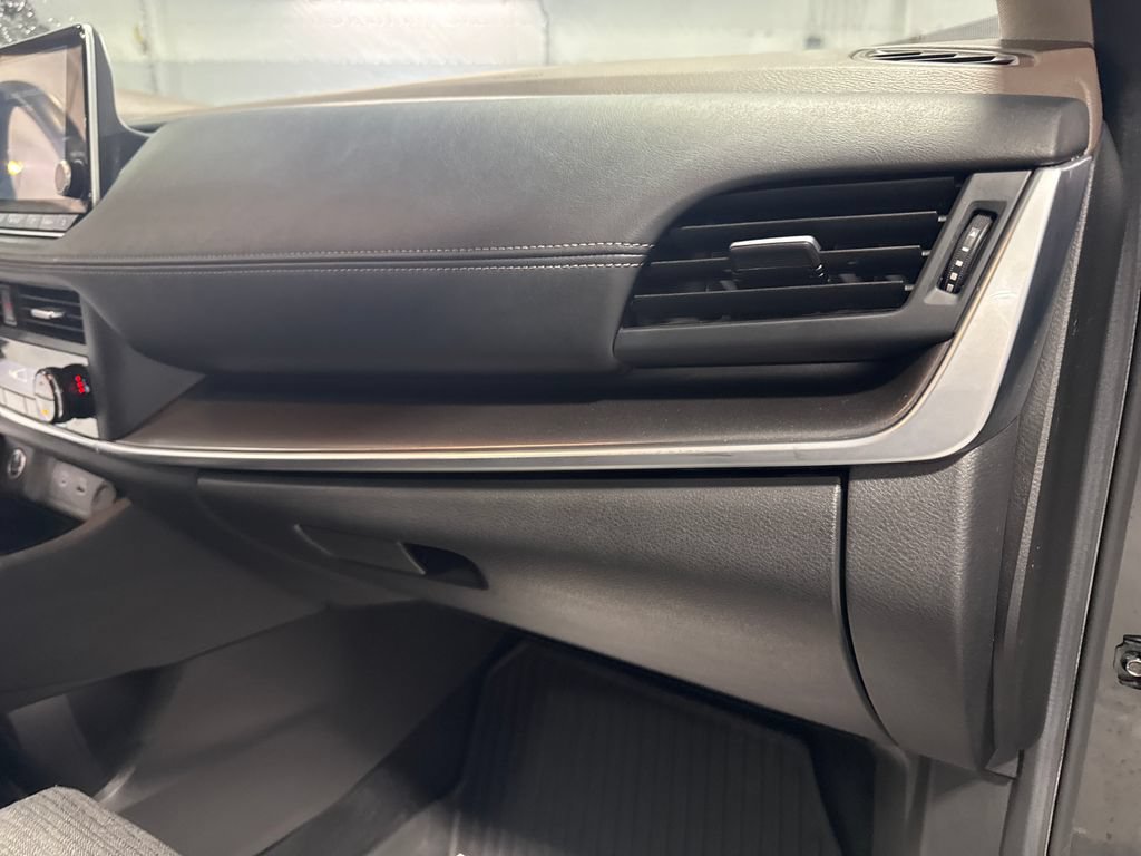 Used 2023 Nissan Rogue SV AWD/4WD image 34