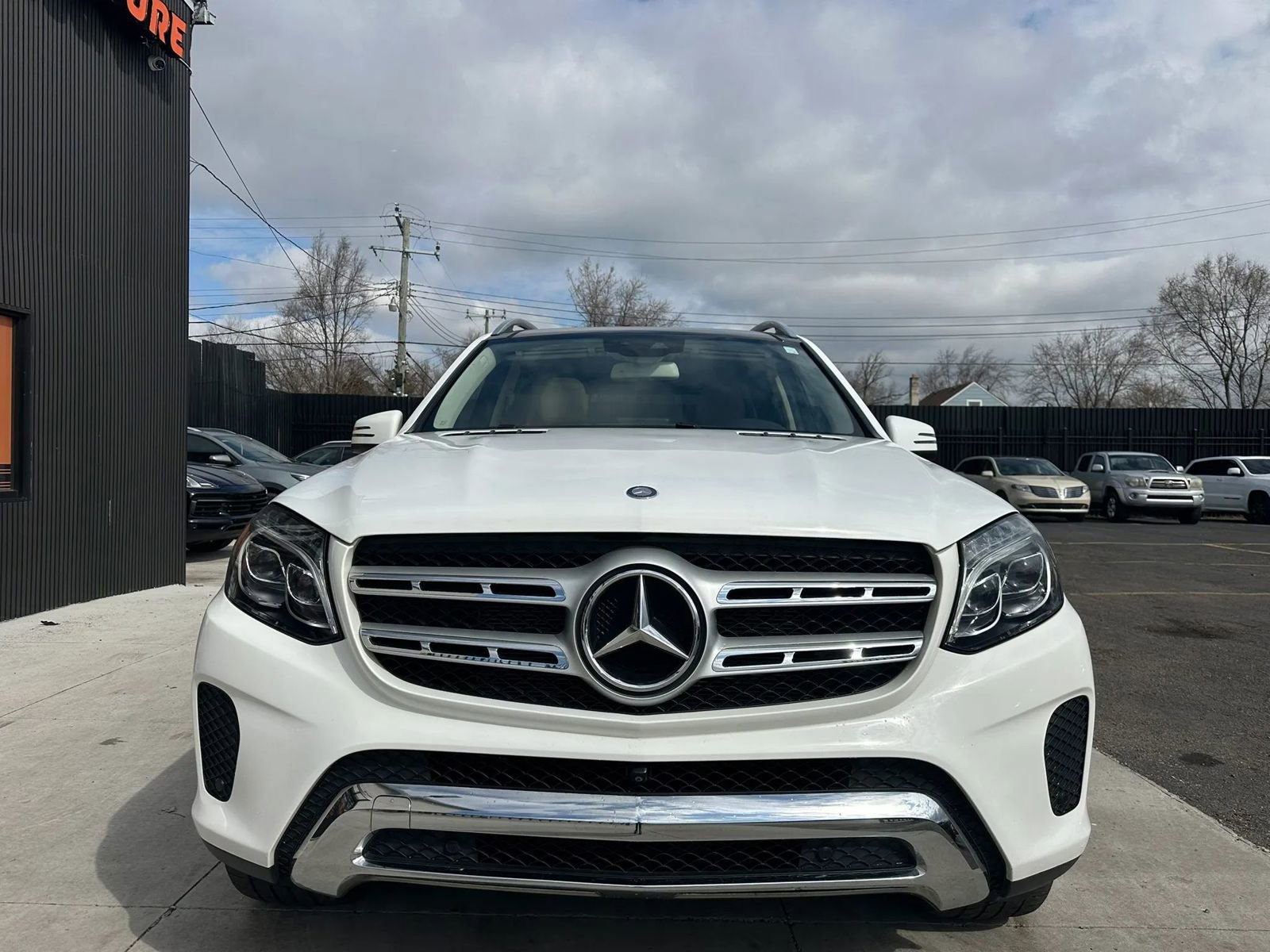 Used 2017 Mercedes-Benz GLS 450 4MATIC image 2