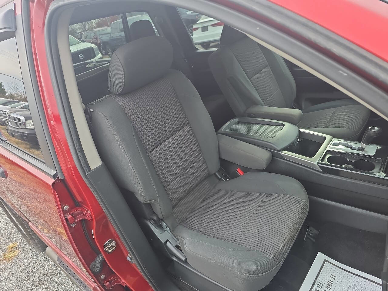 Used 2014 Nissan Titan SV w/ SV Premium Utility Package image 13