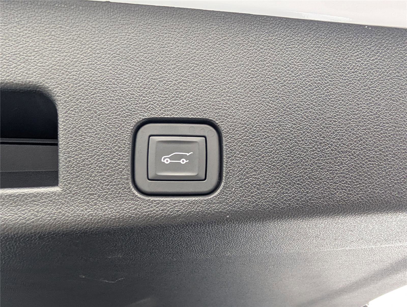 Used 2026 Chevrolet Traverse High Country w/ LPO, Floor Liner Package image 16