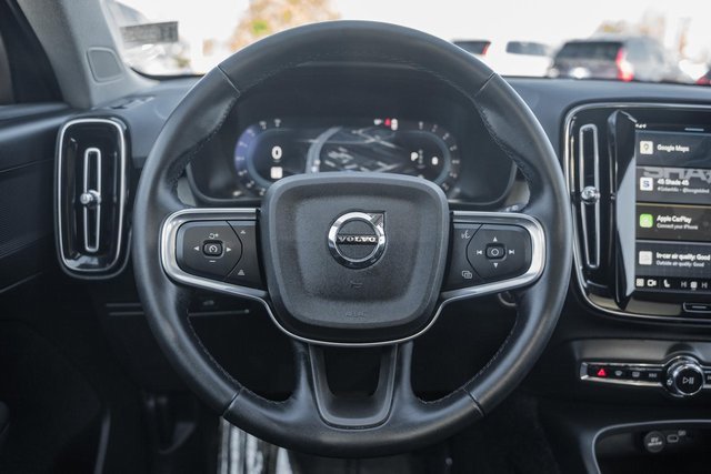 Certified 2025 Volvo XC40 B5 Plus image 29