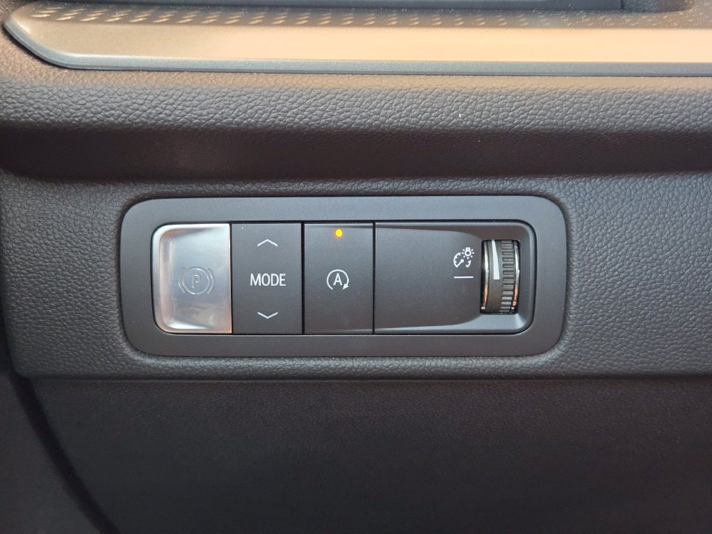 New 2026 Chevrolet Traverse LT w/ Enhanced Driving Package FWD image 17