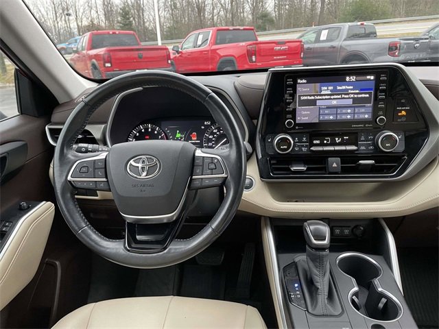 Used 2020 Toyota Highlander XLE image 15