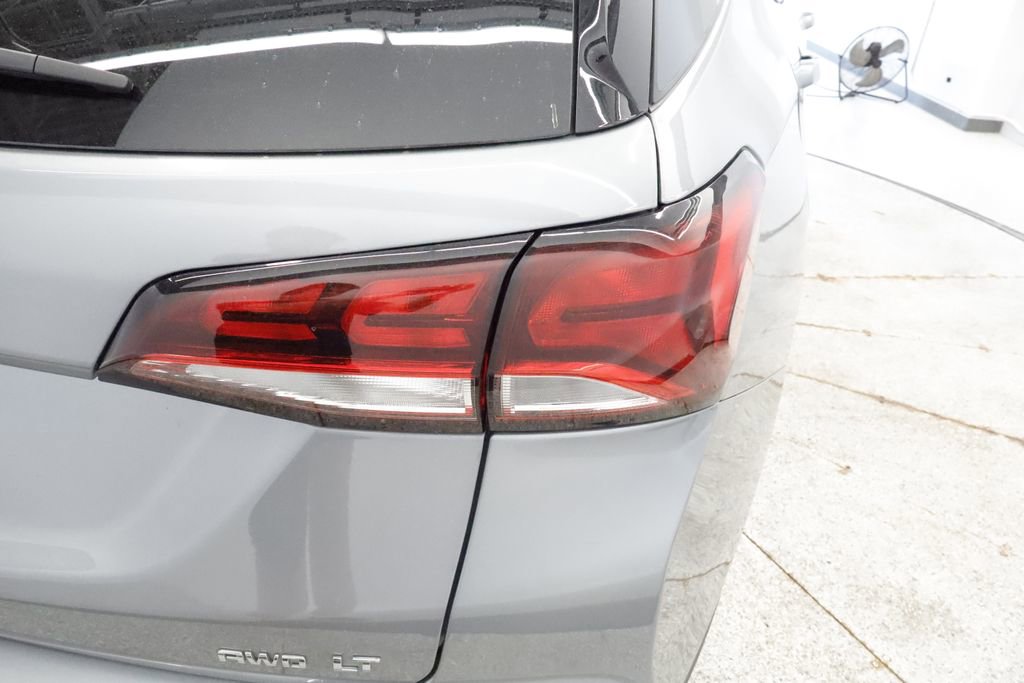 Used 2024 Chevrolet Equinox LT AWD/4WD image 17