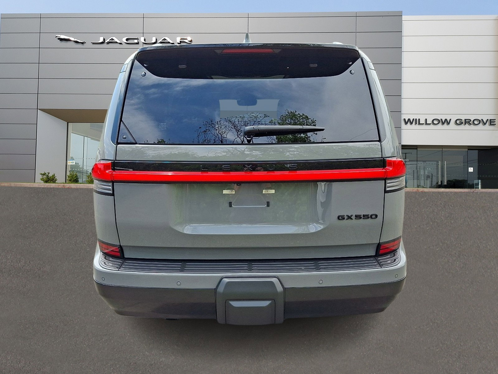 Used 2025 Lexus GX 550 w/ Accessory Package (2T) AWD/4WD image 7