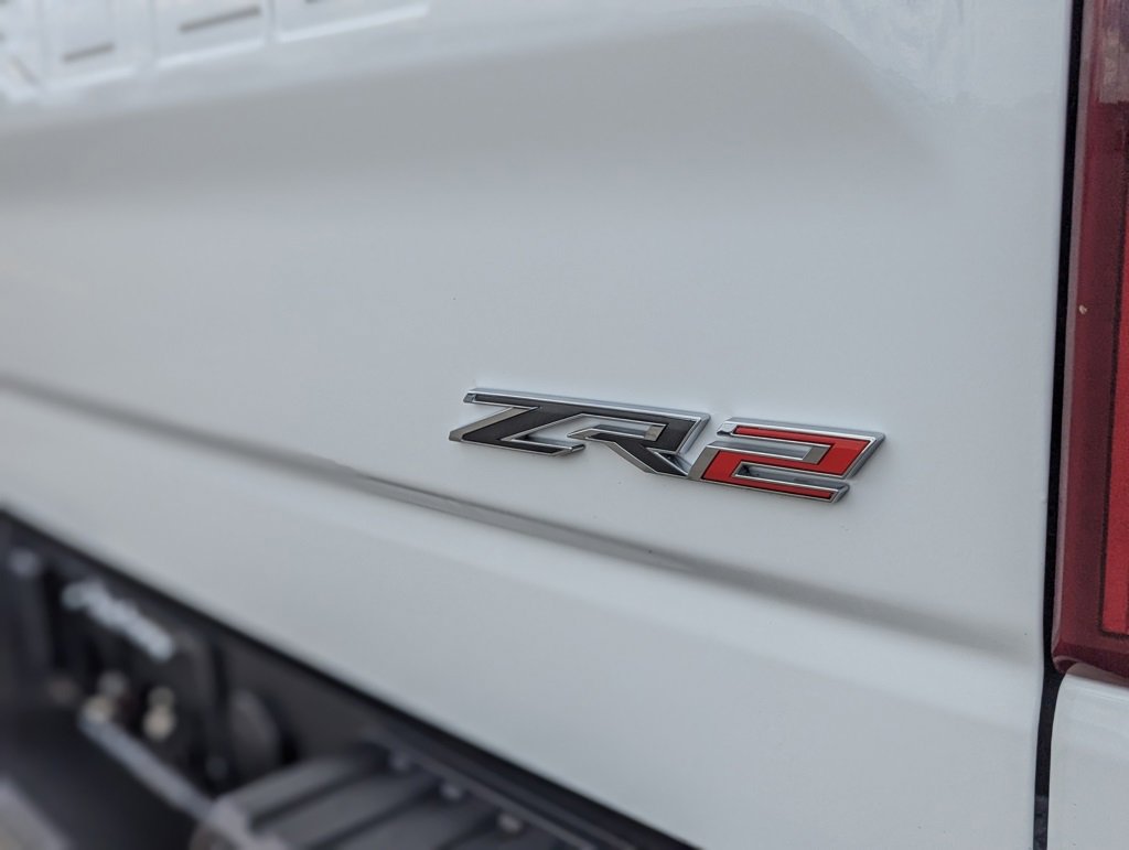 Used 2024 Chevrolet Silverado 1500 ZR2 w/ Technology Package image 11