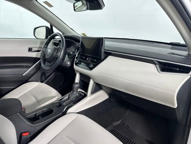Used 2024 Toyota Corolla Cross L AWD/4WD image 18