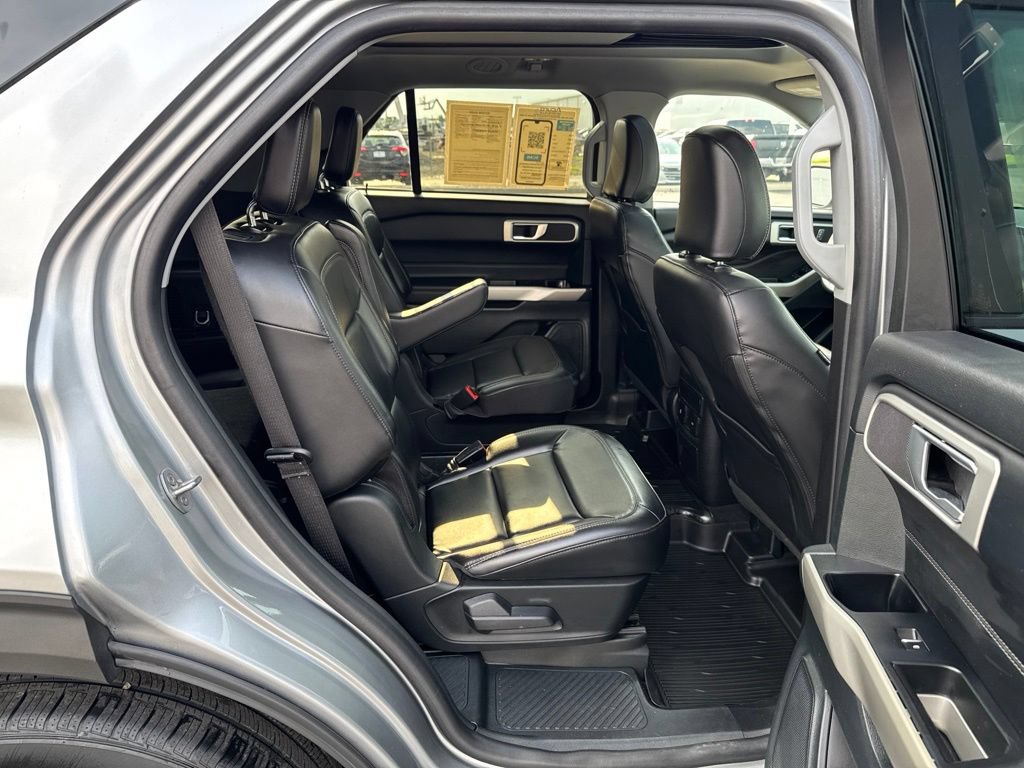 Used 2023 Ford Explorer XLT w/ Equipment Group 202A AWD/4WD image 40