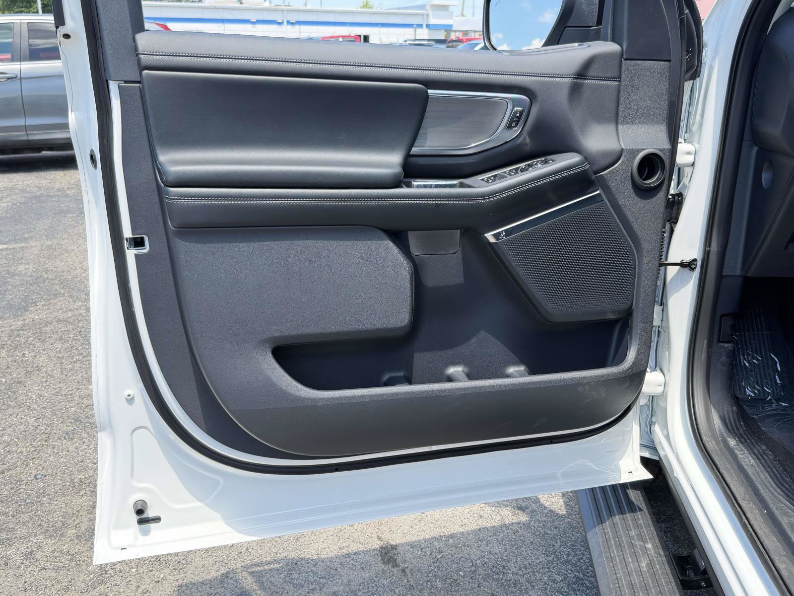 New 2026 Ford Expedition Platinum w/ Driver's Package AWD/4WD image 18