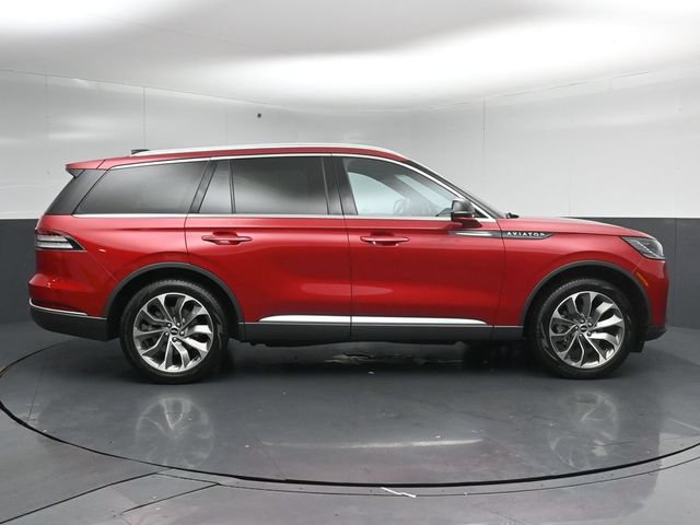 Certified 2025 Lincoln Aviator Reserve w/ Illumination Package AWD/4WD image 8